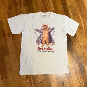 Vintage Funny Cat White T-Shirt Women Medium “Hot Flashes Cause Global Warming”.